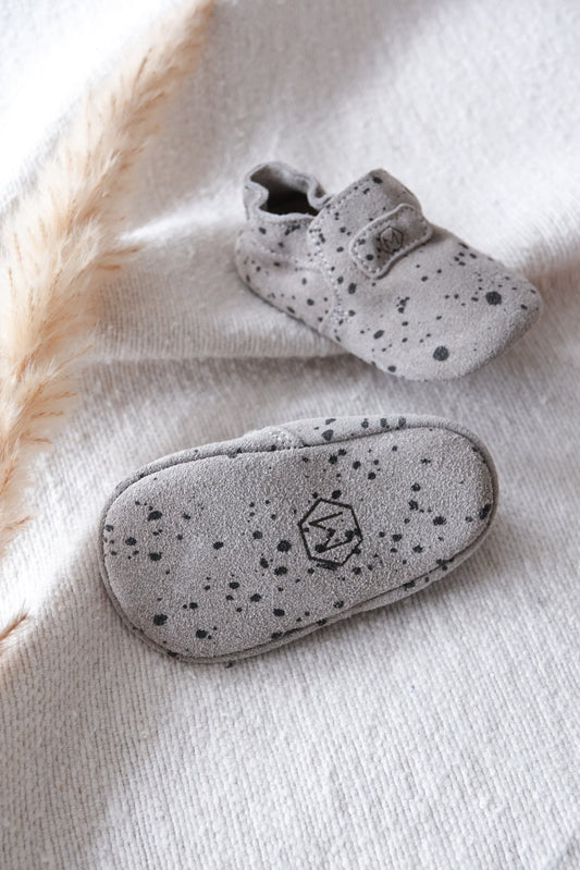 Mavies First Steps | Grey Paint