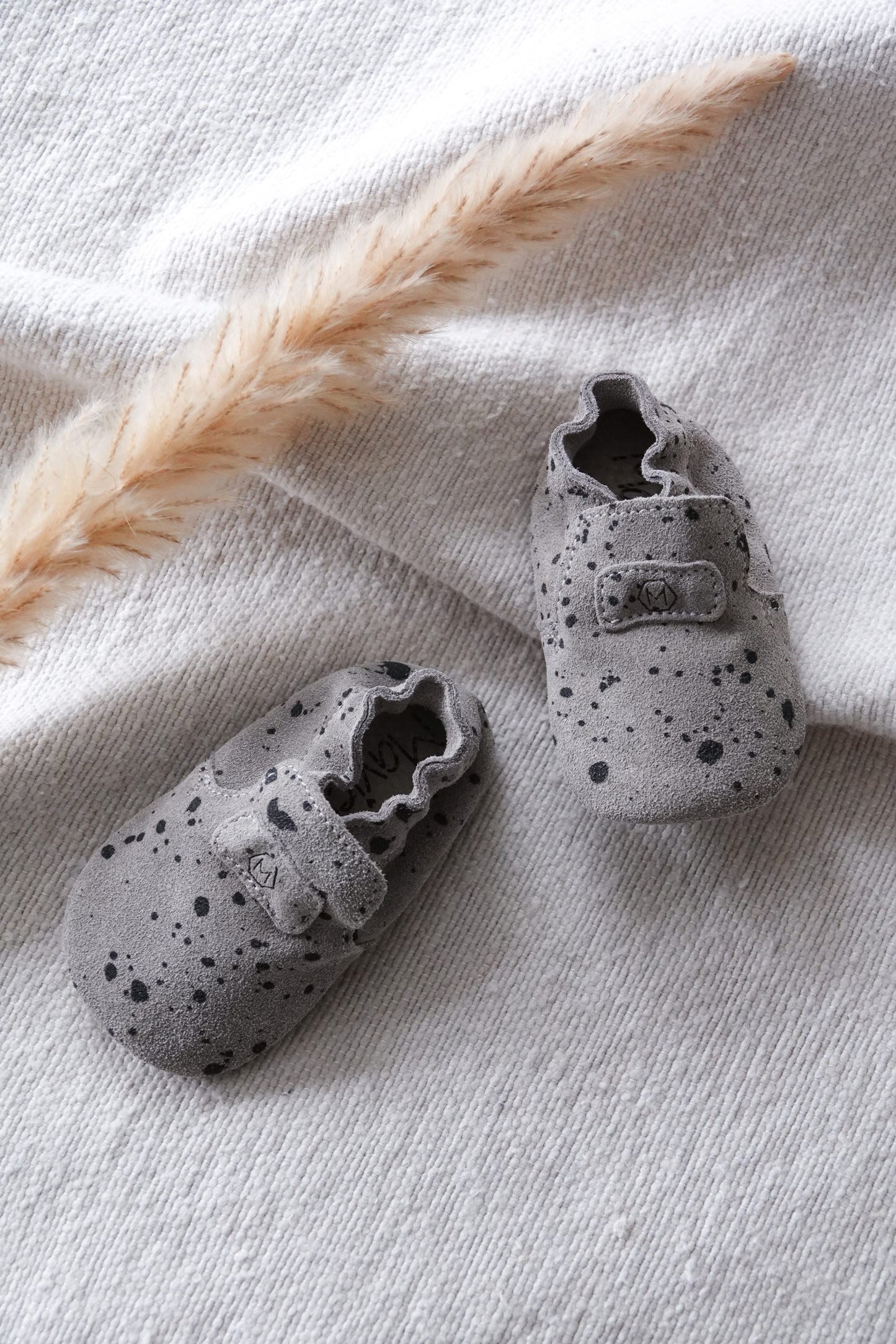Mavies First Steps | Grey Paint
