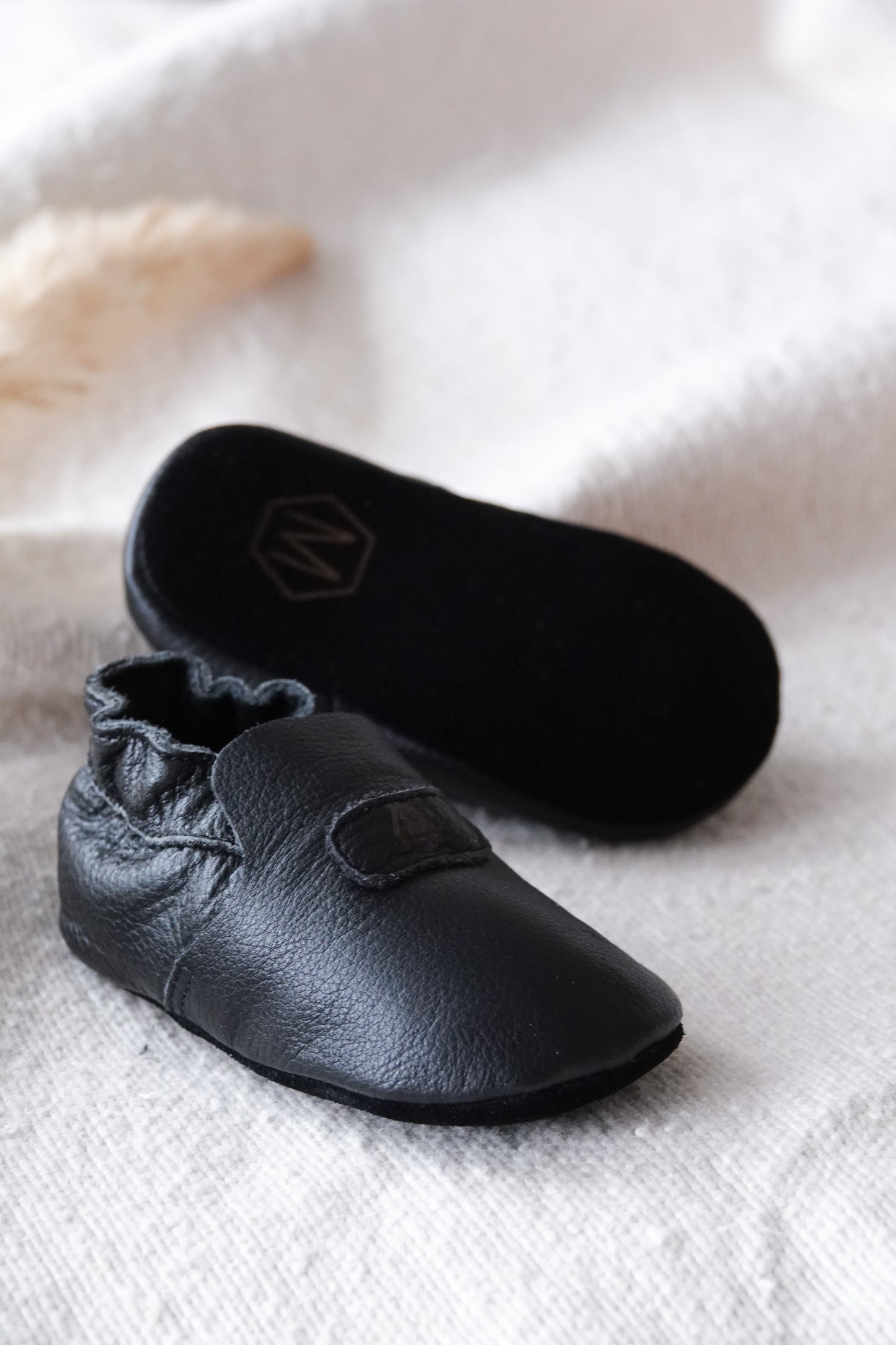 Mavies First Steps | Black