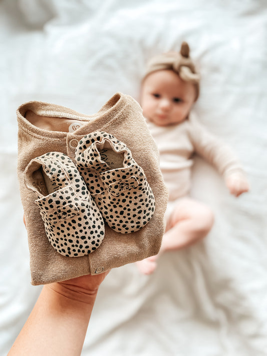 Mavies First Steps | Speckle Sand